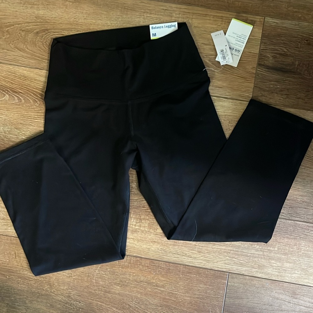 Nwt old navy leggings size medium